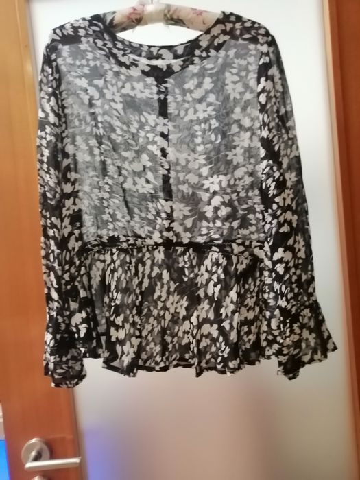 Blusas de senhora tam M cada 3€