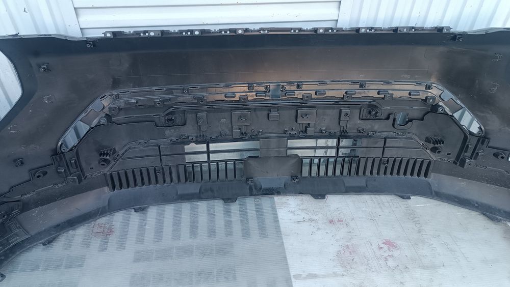 Vendo parachoque de frente Kia EV3
