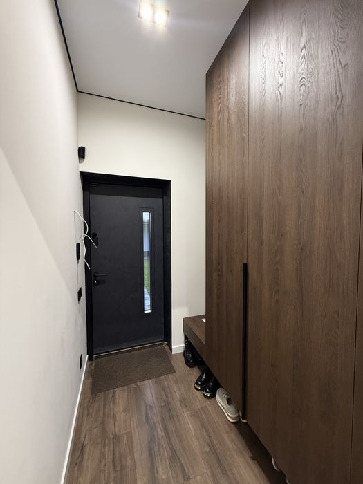 Продаж будинку з дизайнерським ремонтом та меблями у с.Боратин