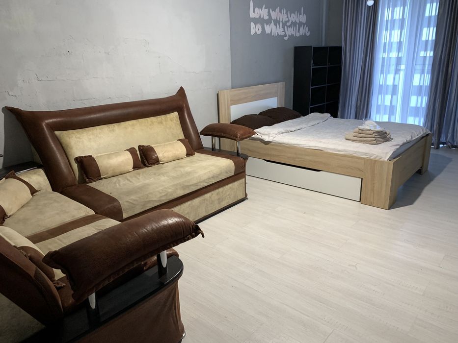 Студия Лофт Смарт плазмой Посуточно Драгоманова 2а Позняки Осокорки