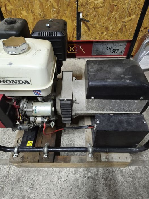 Генератор бензиновий