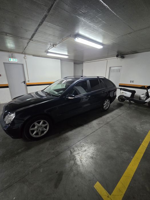 Mercedes-Benz C220, 2002, 215000km.