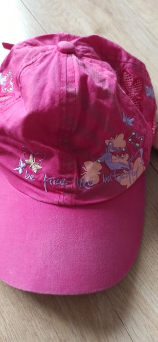 Zestaw czapeczek r. 50,3-4l + kapelusz gratis