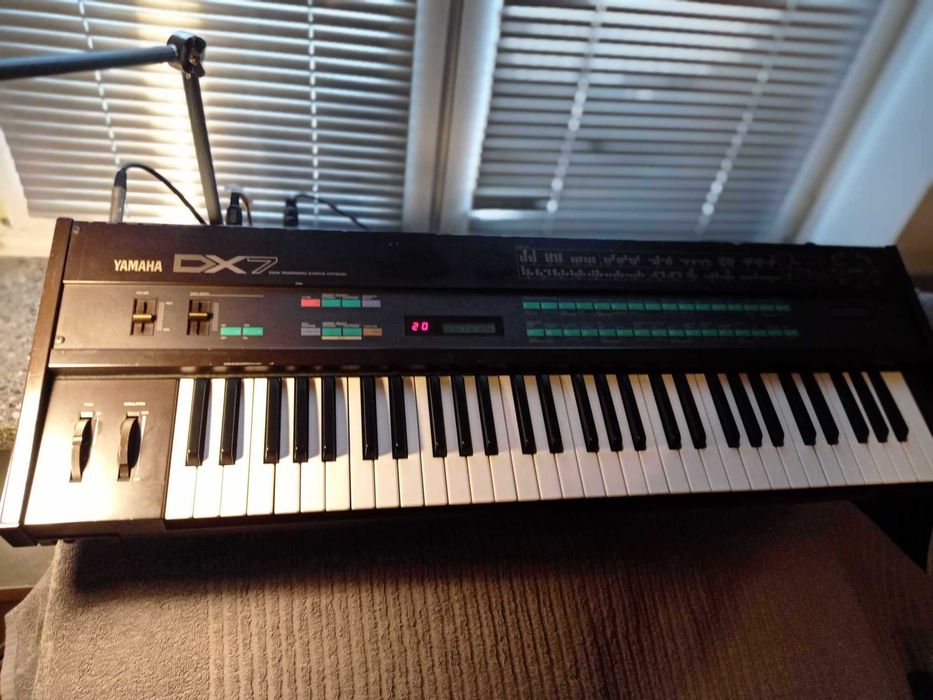 YAMAHA DX7 Syntezator Warszawa Żoliborz • OLX.pl