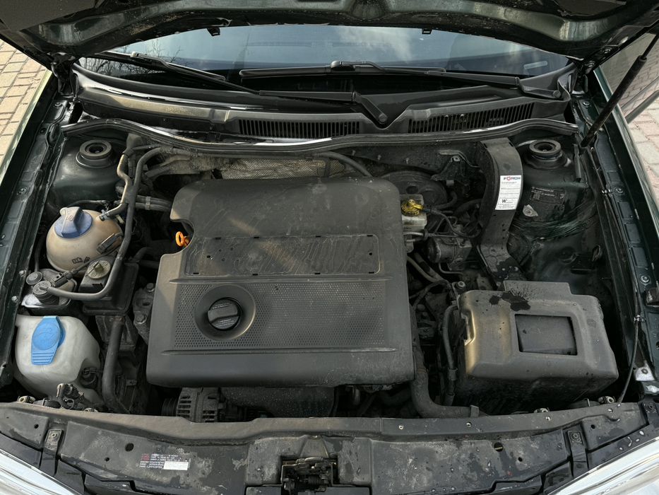 Продам Volkswagen Golf 1.6 2000р