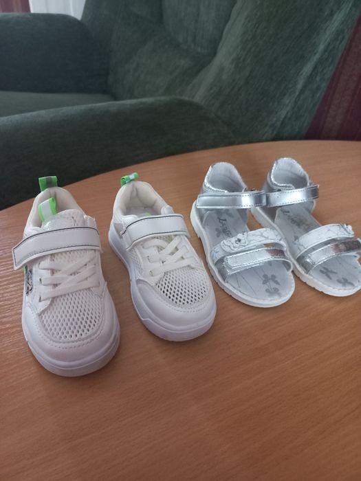 Дитячі кросівки та босоніжки ортопед