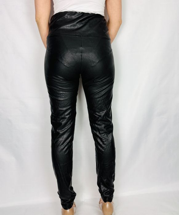 Czarne legginsy imitacja skóry M 38