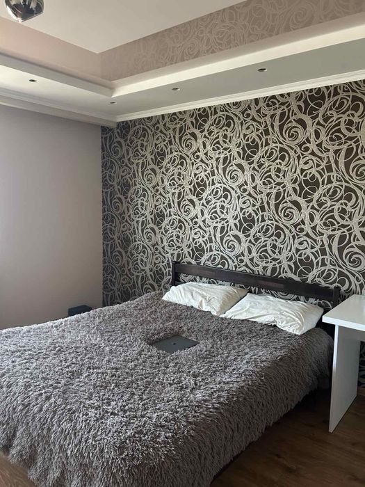 Продаж вул. О. Довженка, 3 кім. 87 м2, 98000$