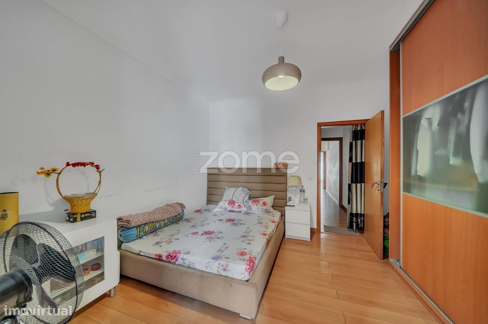 Apartamento T4 Intendente