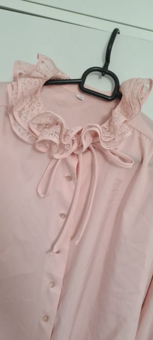 Piękna urocza koszula bluzka elegancka do pracy biura idealna