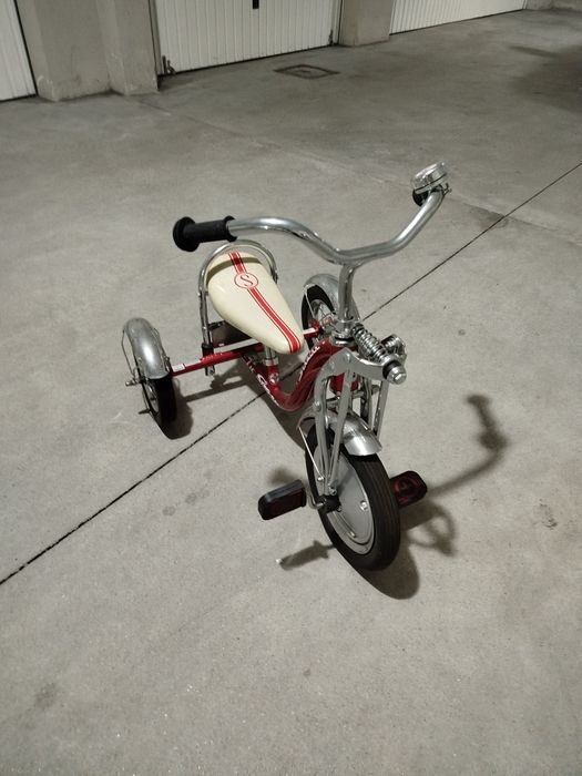 Triciclo Schwinn Lil Sting Ray vintage vermelho