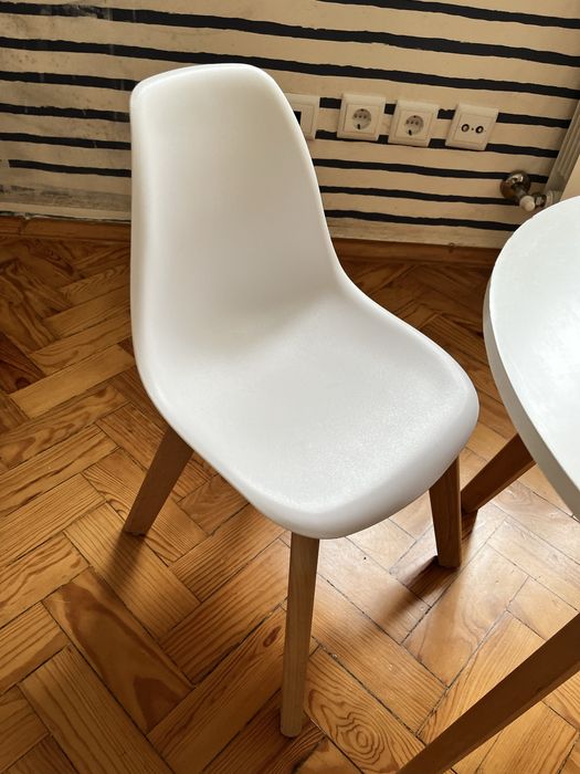 Mesa e cadeira para criança