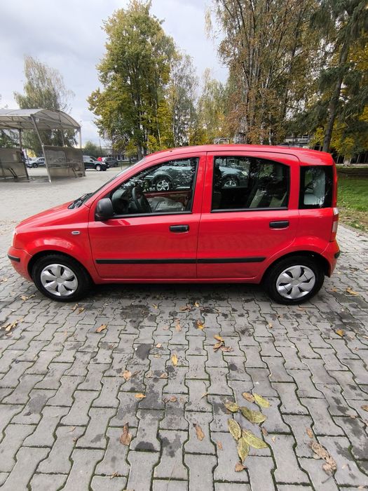 Автомобіль Panda