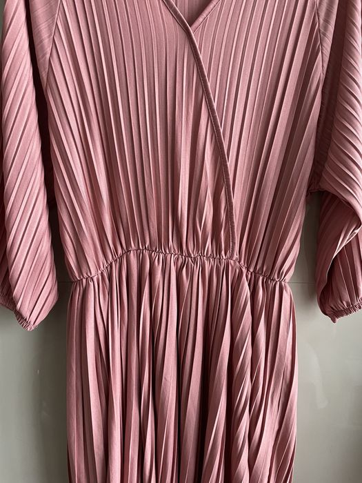 Vestido rosa plissado