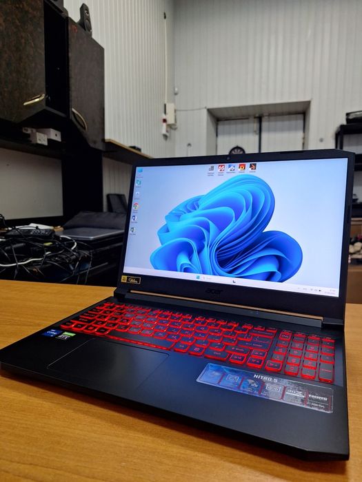 Acer Nitro 5 AN515-57 i5-11400H RTX 3050 4Gb DDR4 16Gb SSD + HDD