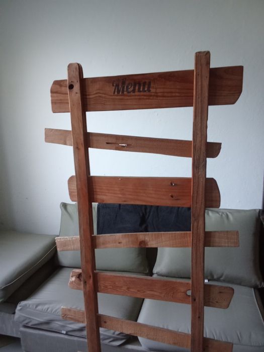 Expositor em madeira