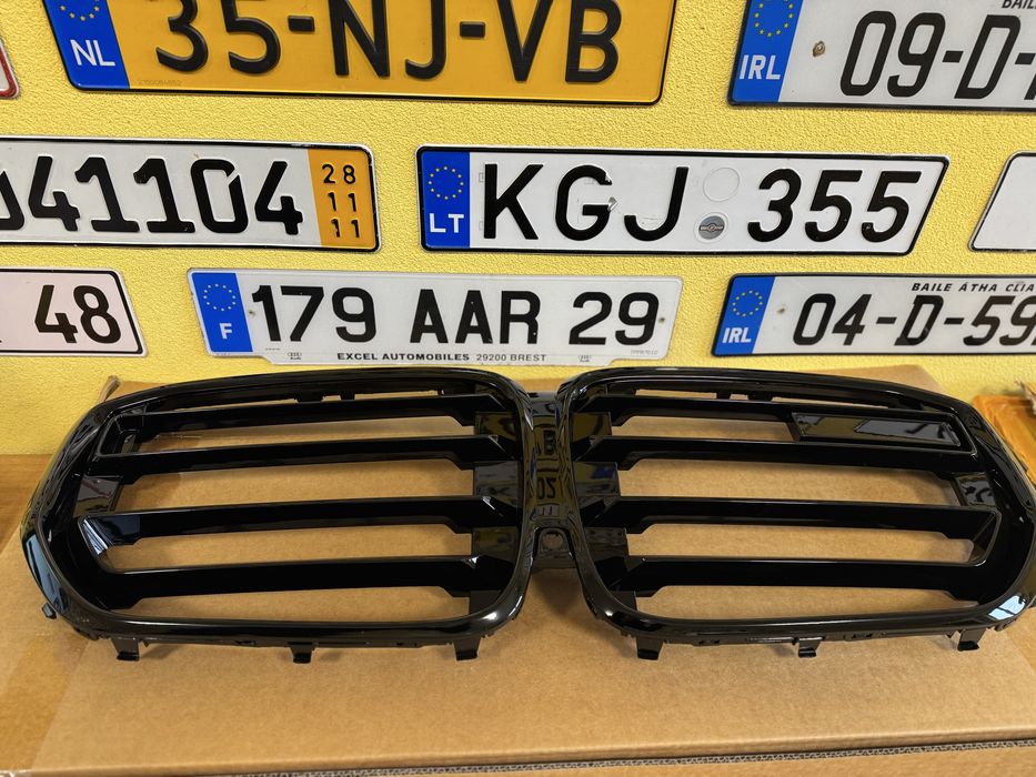 Решітка радіатора ніздрі g05 БМВ Х5 / BMW X5 23-25 в стилі X5M F95 LCI 51137454887 51138096590