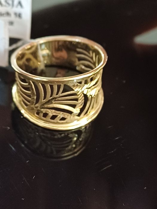 Złoty pierscionek szeroki ażur