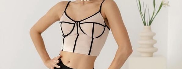 Продаю топ для танців в хорошому стані.