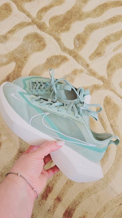 Кросівки nike, в новому стані 25,5 см.