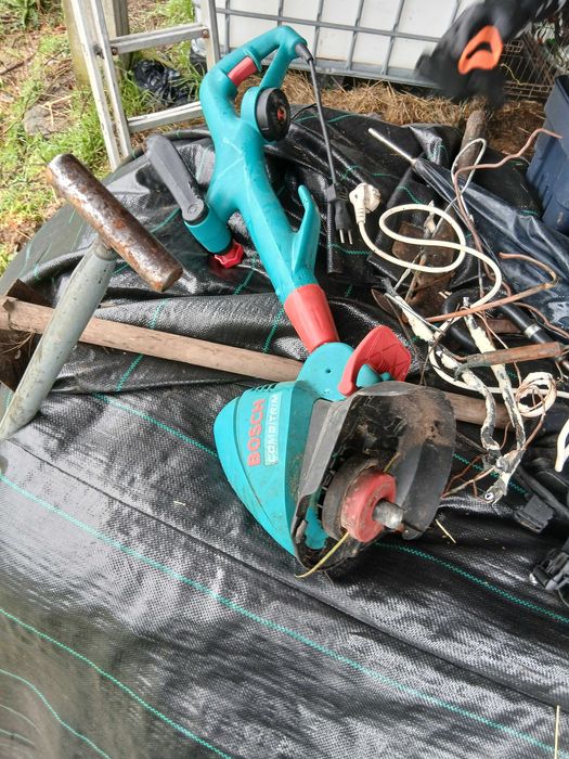 Vendo aprador de relva eltrico marca boch