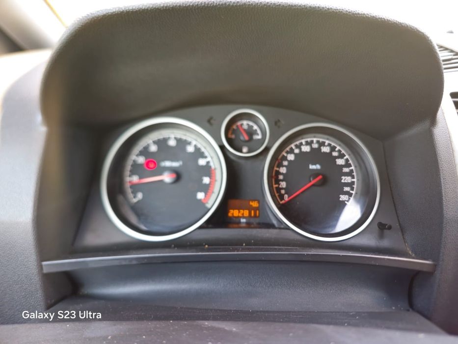 Opel zafira b 2006р