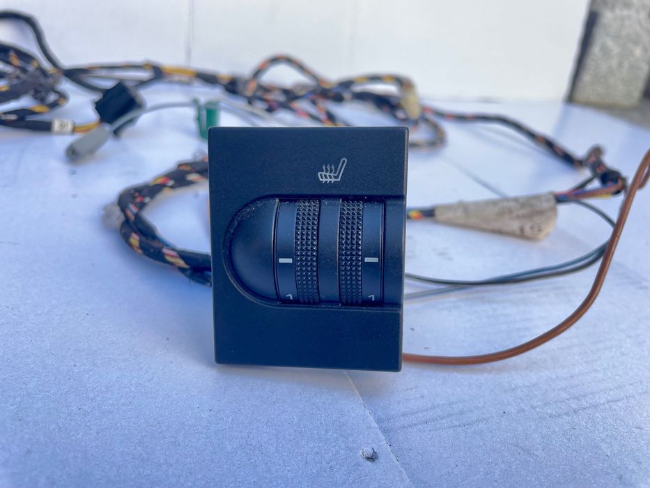 Botão bancos aquecidos Golf 3 GTI com cablagem 110€