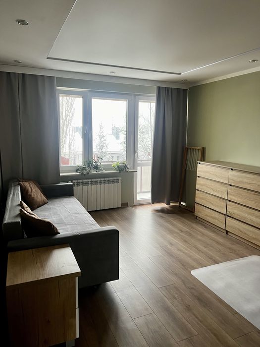 Duży pokój z balkonem i klimatyzacją na wynajem