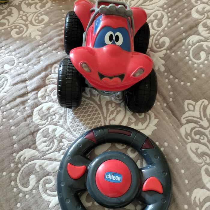 Chicco дитяча іграшка автомобіль.