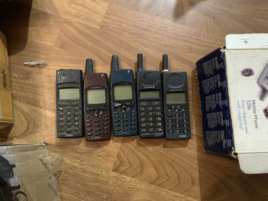 Лот мобильных телефонов !