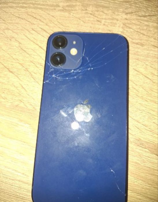Iphone 12 mini.