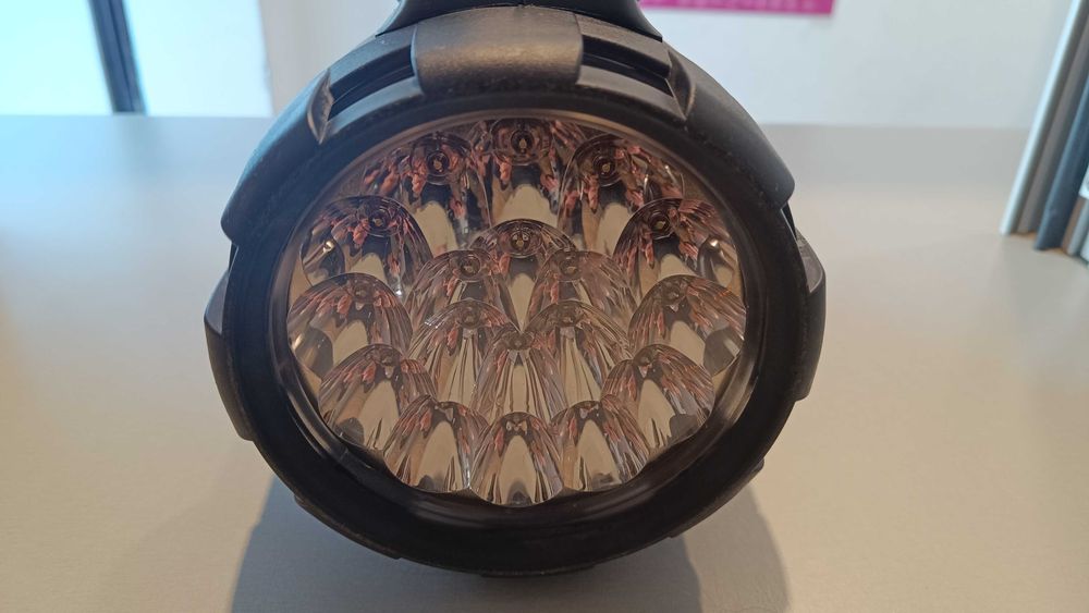 Szperacz Latarka LED Mactronic 9018 | Słabo świeci