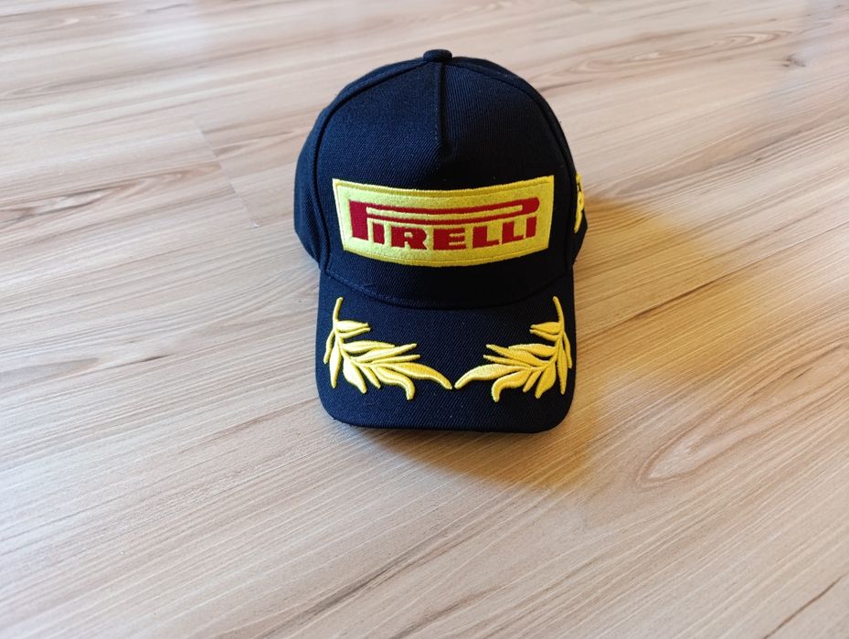 Czapki z Daszkiem PIRELLI.