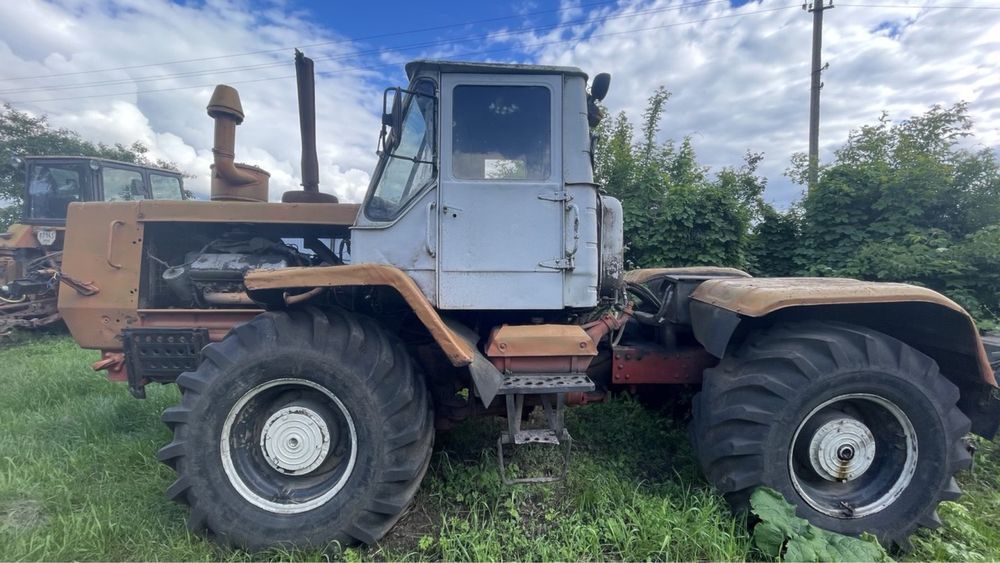 Колісний Трактор T-150