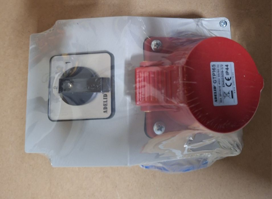 Zestaw 16A5P z wylacznikiem