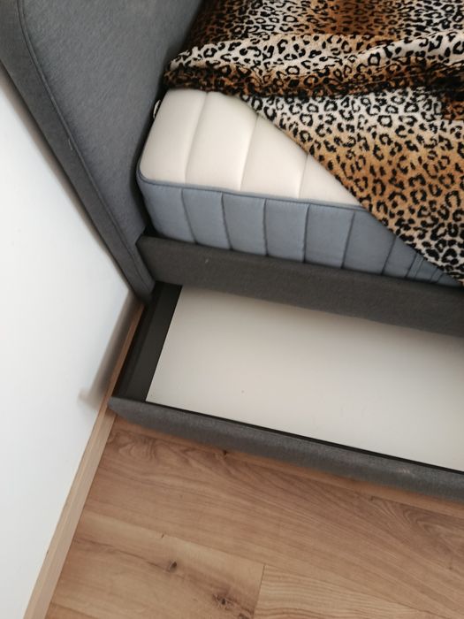 Cama casal IKEA com colchão