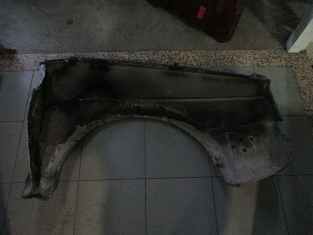 Guarda-lamas esquerdo VOLKSWAGEN Jetta II (19E, 1G2, 165)