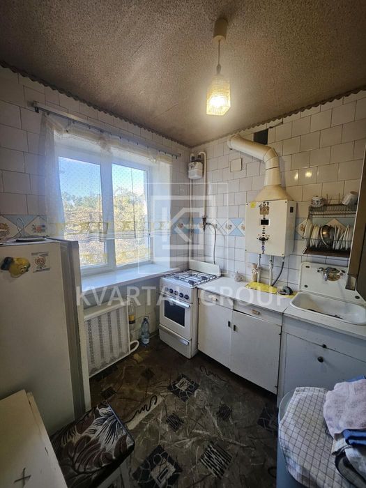 2-кімнатна квартира, сертифікат, Буча 41 м², планування, дві сторони,