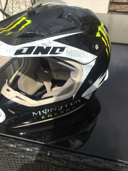 Capacete monster