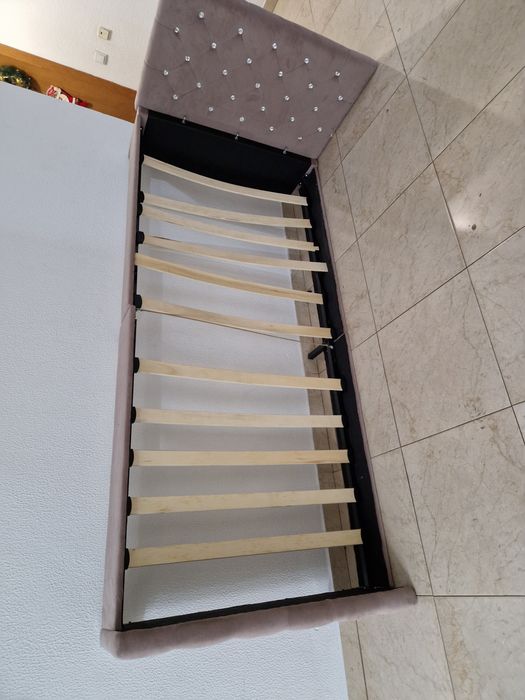 Vendo cama de solteira