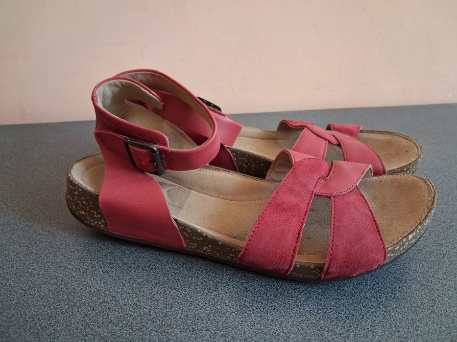 Clarks  шкіряні босоніжки 40 р.