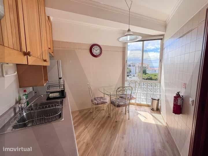 Apartamento T1 Mobilado e Equipado no Centro do Caniço