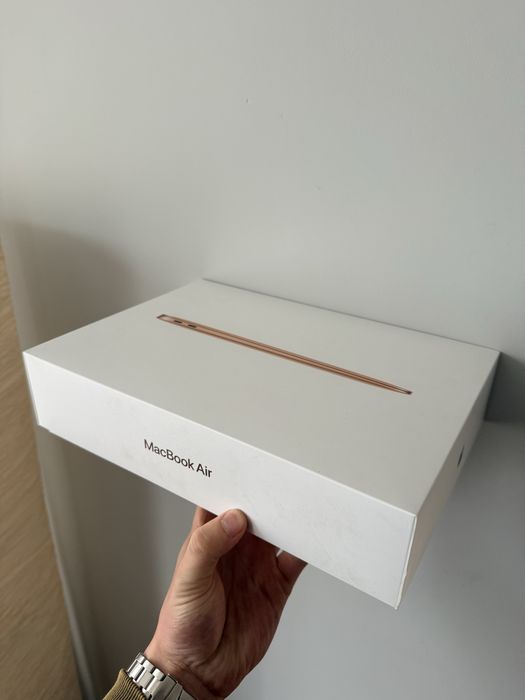 Macbook air m1,іделаьний стан,без дефектів,офіційний.