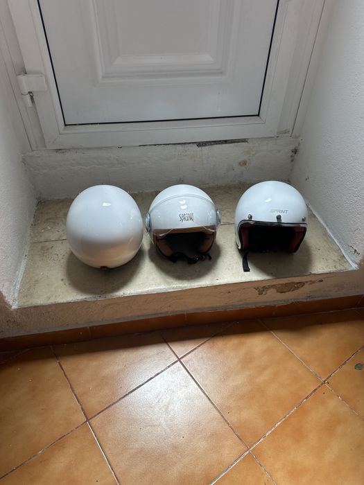 Vendo capacetes varios modelos é cores  tambem varios talles