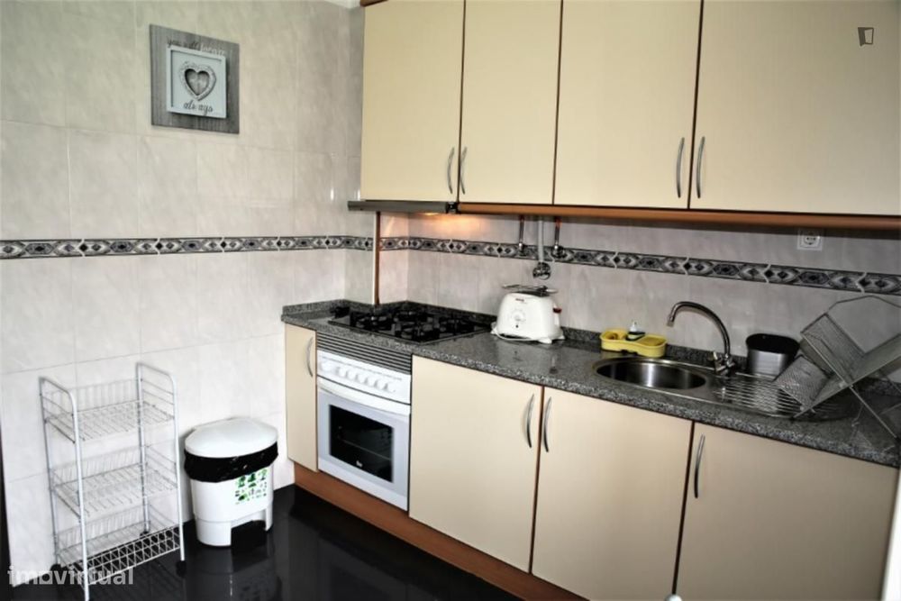 Quarto - localizado em Roma-Areeiro Lisbon