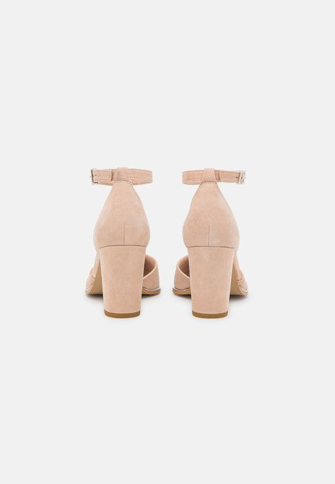 Czółenka zamszowe na klocku Anna Field 39