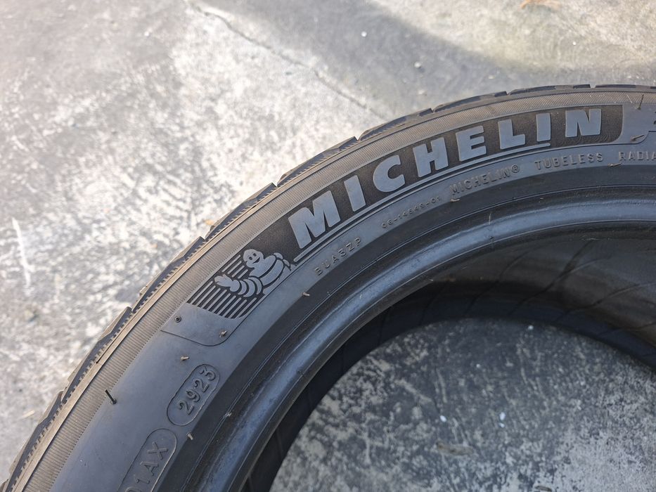 255.40.18 Michelin 2 шт