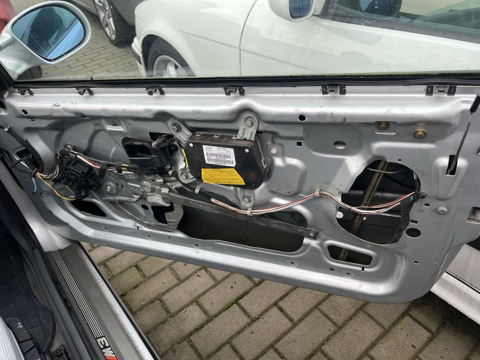 Bmw e36 coupe,cabrio drzwi prawe  lift titansilber metallic
