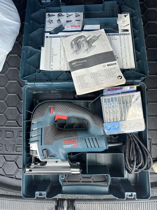 Професійний електролобзік Bosch Profesional GST 150 BCE
