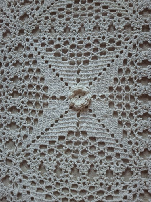 Colcha branca em croché.